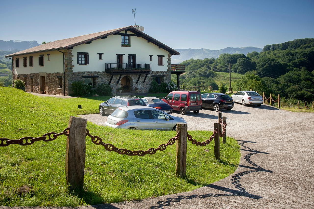 Casa Peluaga Guest House Oiartzun Bagian luar foto