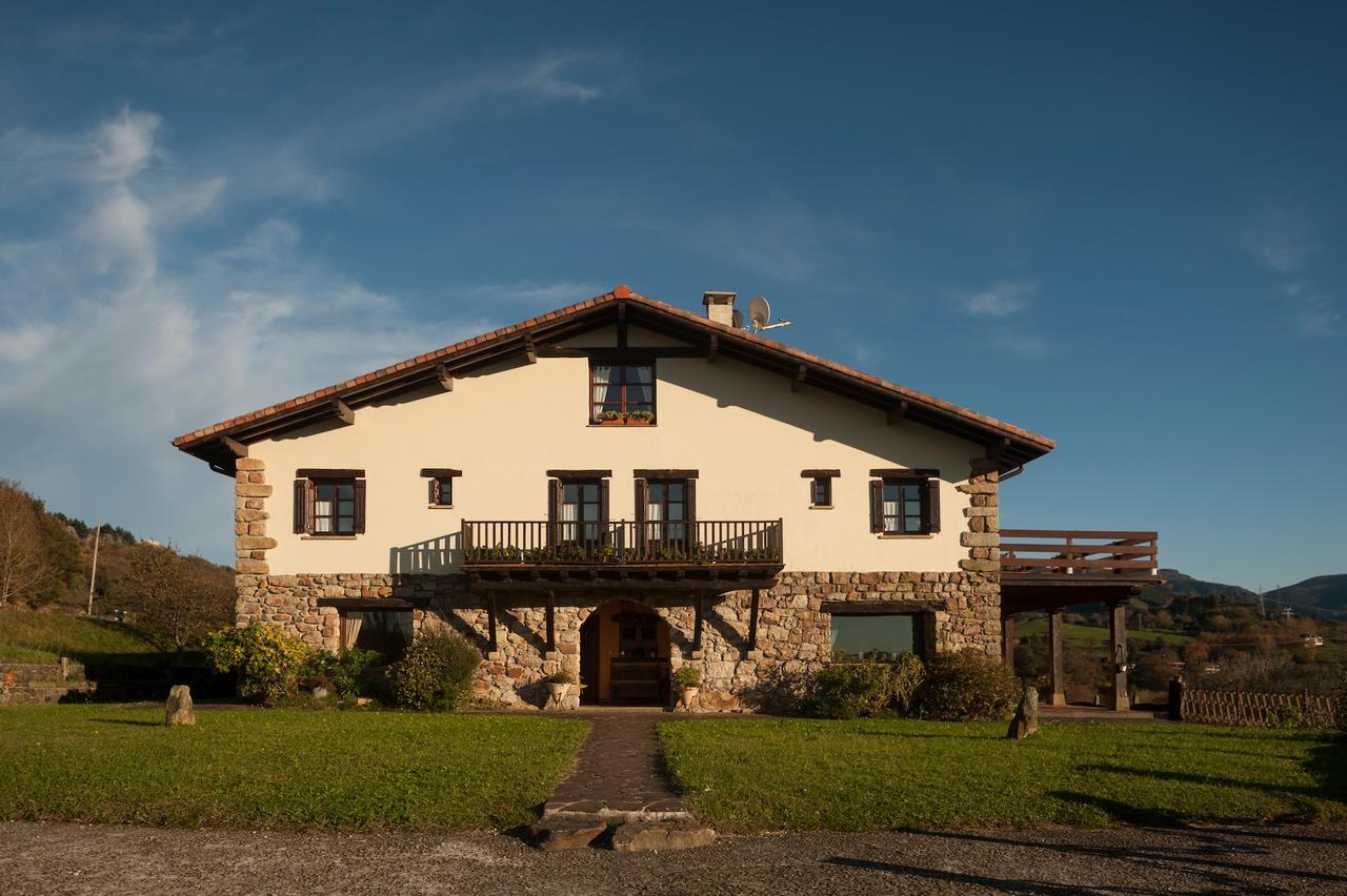 Casa Peluaga Guest House Oiartzun Bagian luar foto
